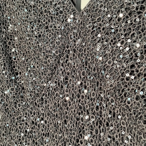 KAY UNGER Honeycomb Lace V-Neck Sequined Elbow Keyhole Back Grey Party Dress 18W - Picture 3 of 16